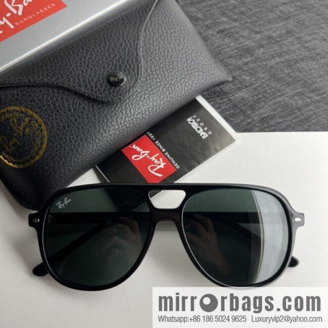 Rayban\'s new unisex sunglasses