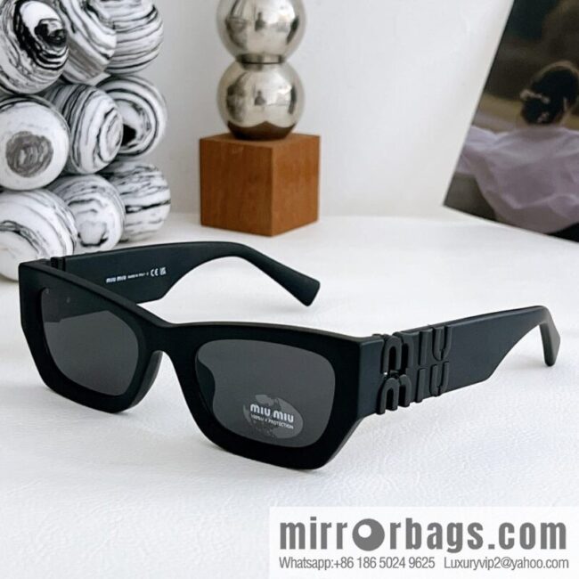 MIUMIU Miao Miao high-end big logo women\'s sunglasses