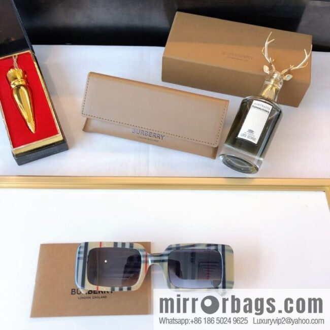 Burberry Burberry Exquisite Square Unisex Sunglasses