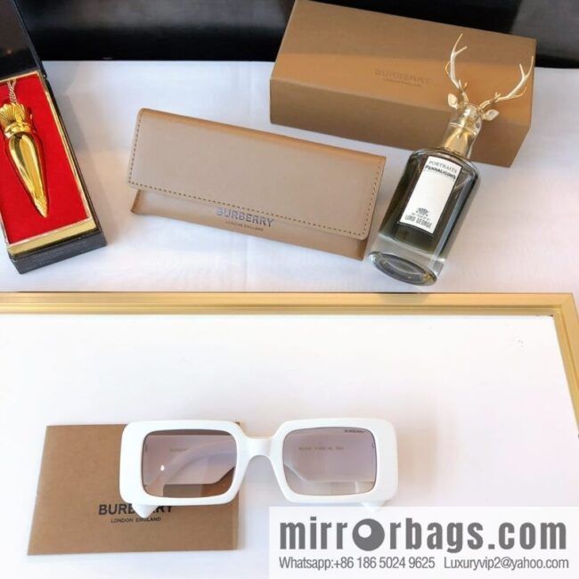 Burberry Burberry Exquisite Square Unisex Sunglasses