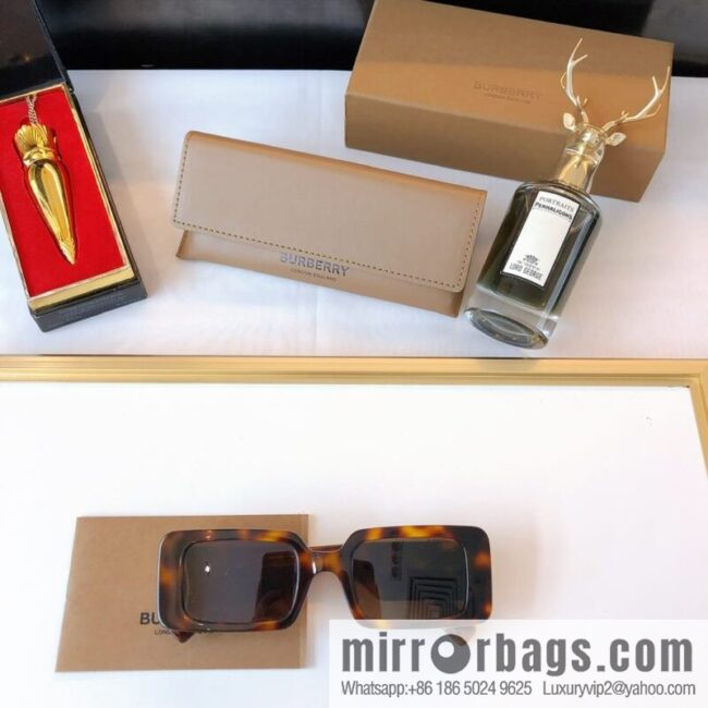 Burberry Burberry Exquisite Square Unisex Sunglasses