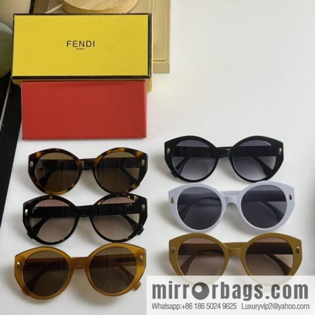Fendi Round Frame Women\'s Sunglasses