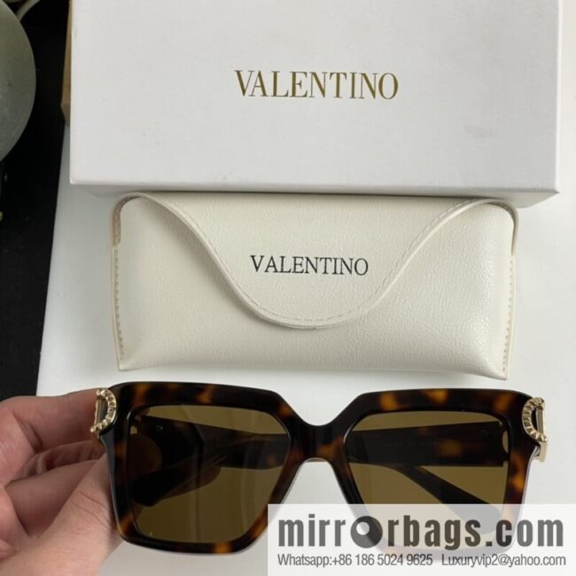 VALENTINO Valentino Large Square Women\'s Sunglasses
