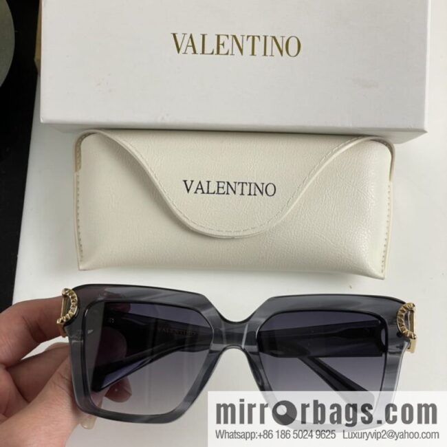 VALENTINO Valentino Large Square Women\'s Sunglasses