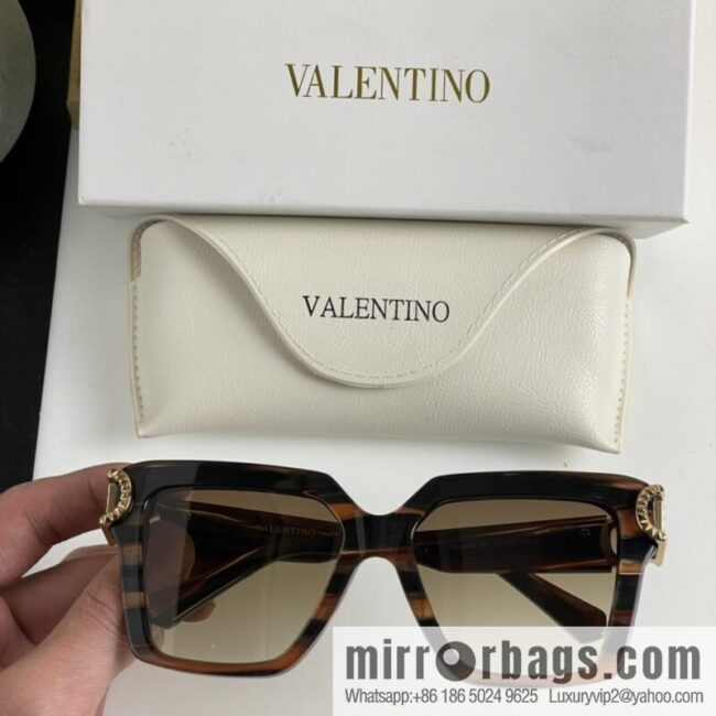 VALENTINO Valentino Large Square Women\'s Sunglasses