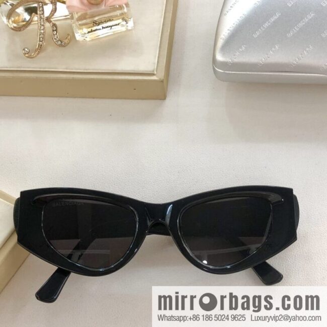 BALENCIAGA Balenciaga Classic Double B Letter Logo Women\'s Sunglasses