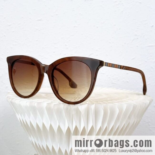 Burberry Round Frame Women\'s Sunglasses