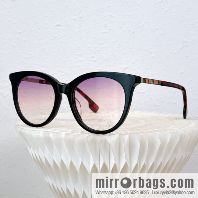 Burberry Round Frame Women\'s Sunglasses