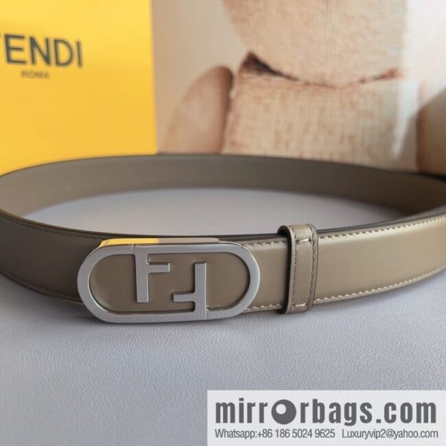 Fendi Fendi, Ladies 3.0cm Corresponds to Logo Metal Buckle Cowhide Belt