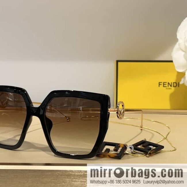 Fendi classic large square women\'s sunglasses