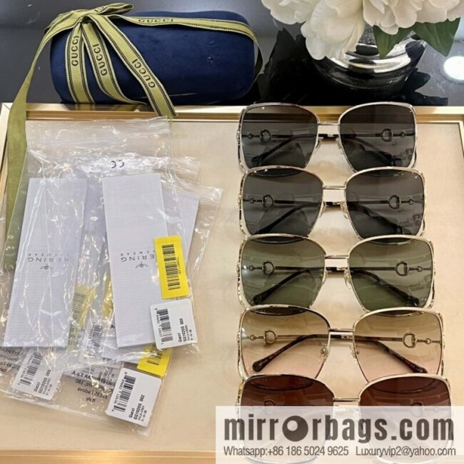 GUCCI Gucci horseshoe buckle temple plate sunglasses