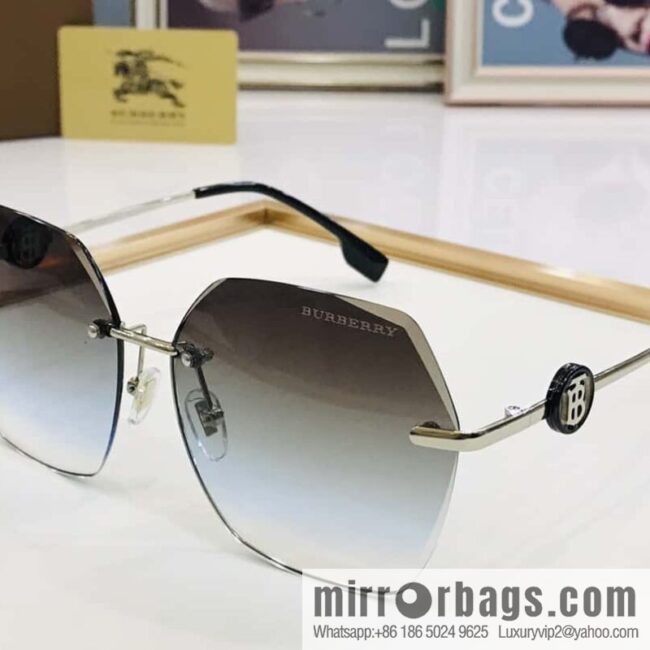 Burberry Burberry Versatile Women\'s Sunglasses