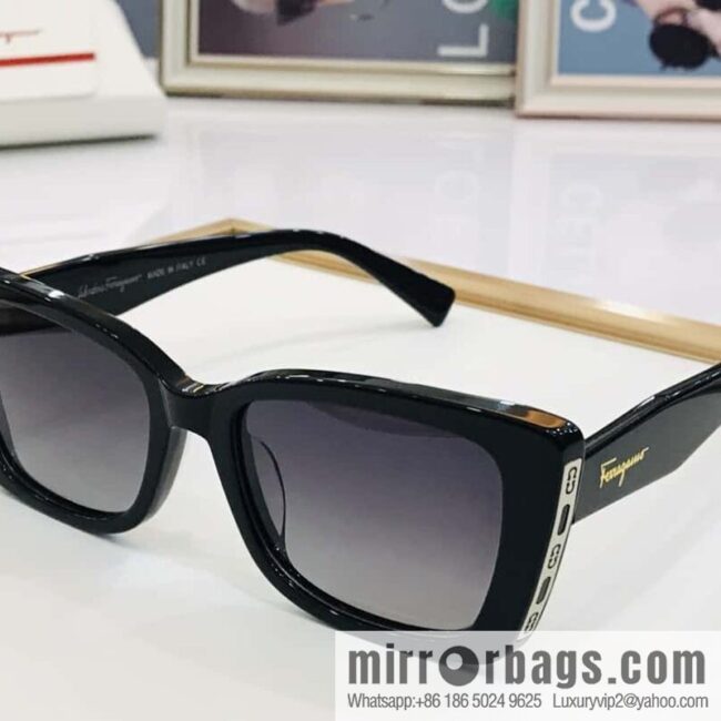 Ferragamo logo temple unisex sunglasses