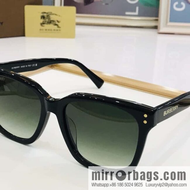 Burberry Burberry Plate Frame Unisex Sunglasses