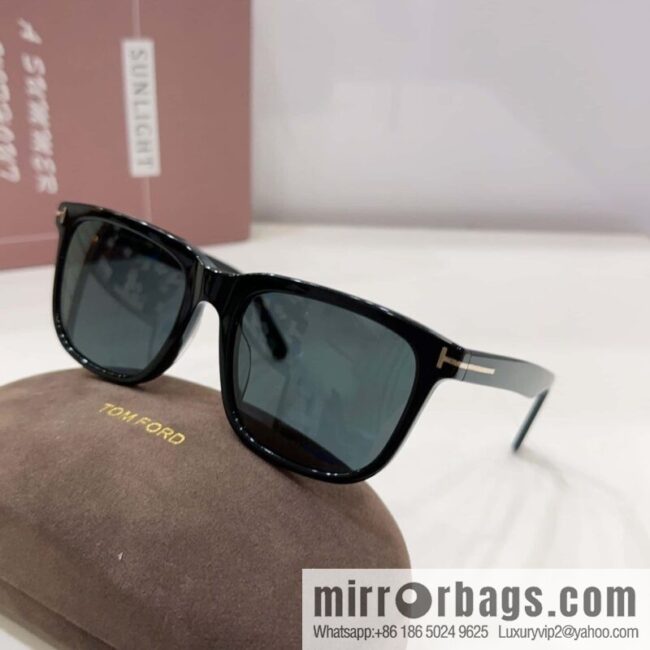 TOM FORD Tom Ford Square Unisex Sunglasses