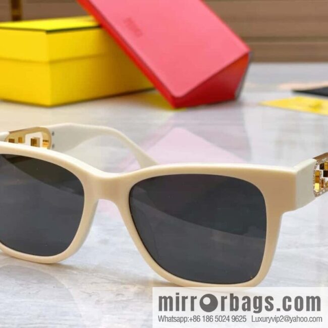 Fendi\'s new unisex sunglasses