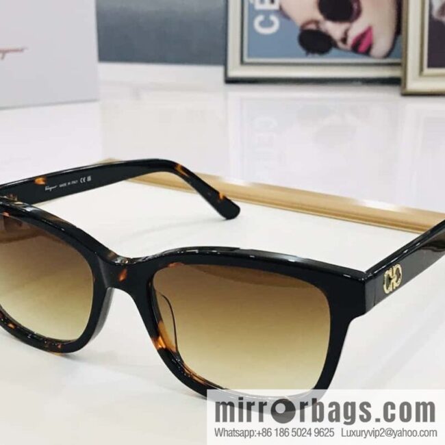Ferragamo logo temple sunglasses