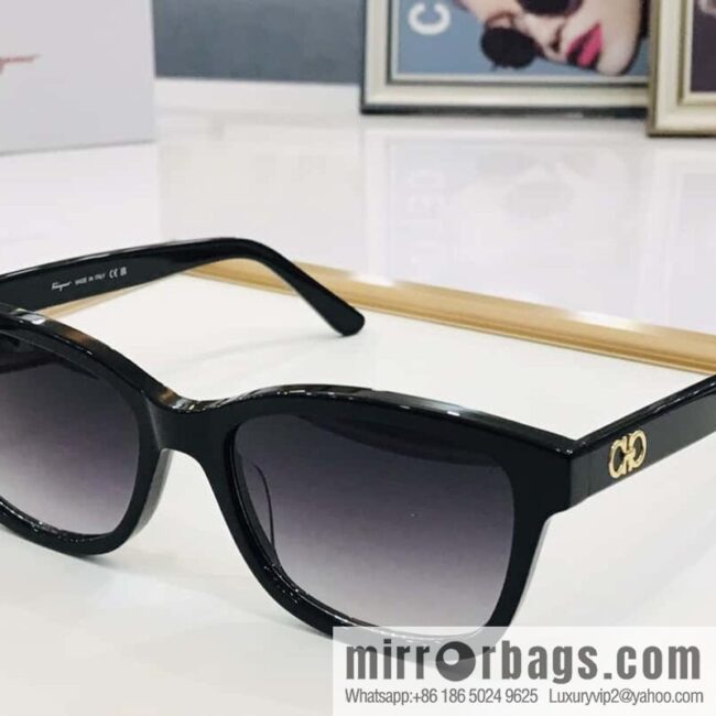Ferragamo logo temple sunglasses