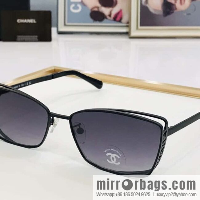 Chanel hollow frame women\'s sunglasses