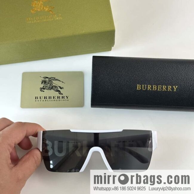 Burberry Burberry Men\'s and Women\'s One-piece Sunglasses