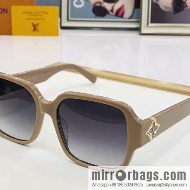 LV Louis Vuitton Plate Frame Unisex Sunglasses