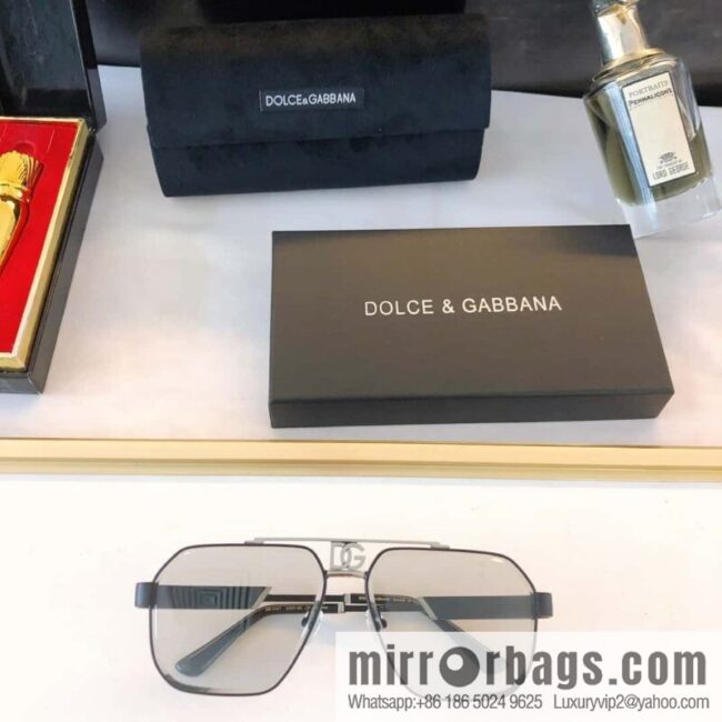 DOLCE & GABBANA Dolce & Gabbana Irregular Frame Sunglasses