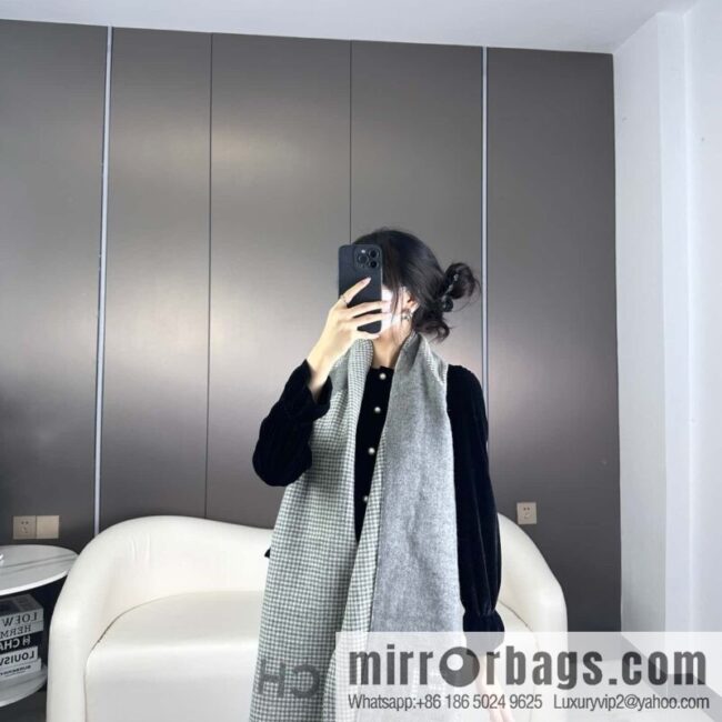 CHANEL Grandma Xiang tail order new 23B thousand bird grid color matching cashmere scarf