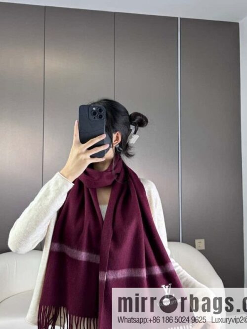 wsxc1705334008281_1-800x800s3xp5apw5sy8077_20250625134021.jpg LV embroidery classic plain design scarf