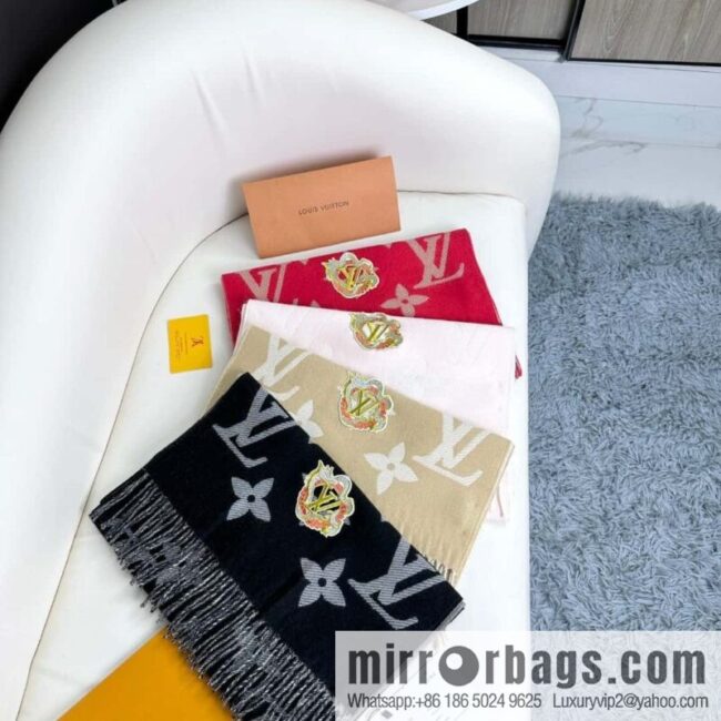 LV Year of the Dragon Limited Edition, Embroidered Labeled Sheep Wool Scarf M79522