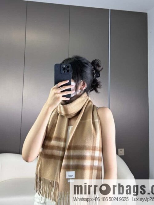 wsxc1705771188307_0-800x800tg44q4wuqth7687_20250625132509.jpg Burberry Burberry 2023 ace word-of-mouth burberry deep water ripple classic cashmere plaid scarf