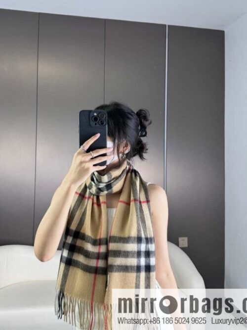 wsxc1705771191047_0-800x800medjt1hxau37697_20250625132527.jpg Burberry Burberry 2023 ace word-of-mouth burberry deep water ripple classic cashmere plaid scarf