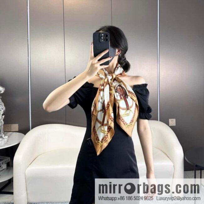 GUCCI dark jacquard silk scarf