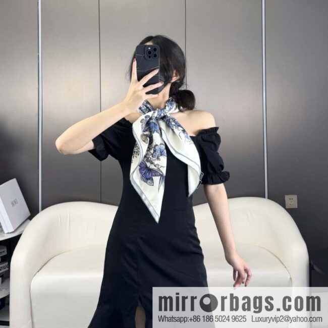 wsxc1711967865871_0-800x800krdv0rhn2ct7218_20250625131208.jpg DIOR Around the World · Butterfly, Silk Scarf