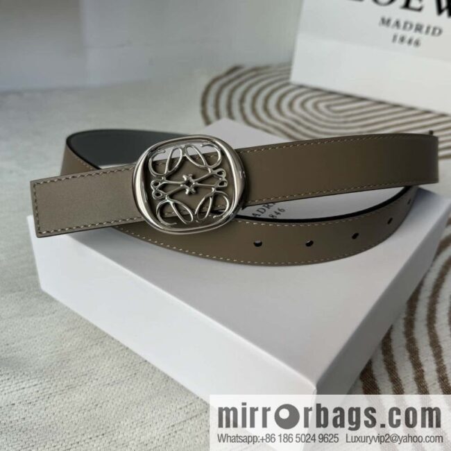 LOEWE Luo Yiwei\'s new belt smooth cow leather double-sided belt 2.8CM.