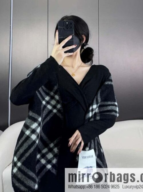 wsxc1718119528216_0-800x800lvzh5og03yl6982_20250625130547.jpg The latest Burberry cashmere wool-blend scarf for 2024