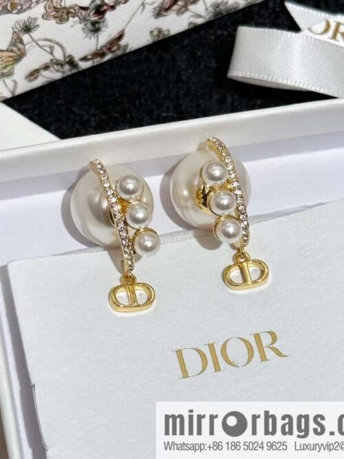 wsxc1718721882080_5-800x800iy5ldwvckvh71874_20250630151343.jpg New ☑️ Dior pearl, earrings stud earrings