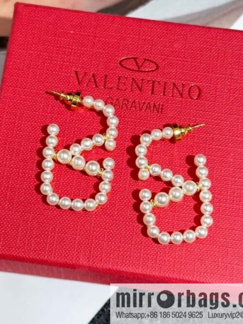 wsxc1718721978324_5-800x800cagkuegkrjd71499_20250630150052.jpg ❗️New ❗️ New ☑️ Valentino pearl stud earrings
