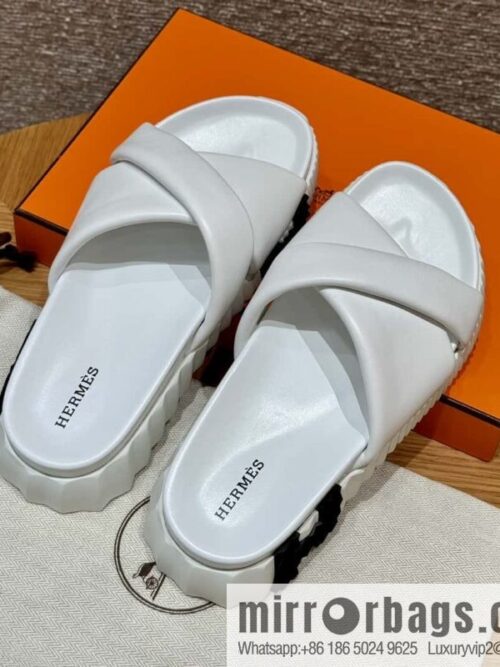 wsxc1718903191581_0-800x800nnavtctg31v79722_20250630195732.jpg Hermès 086/Infra/Sports slippers, lambskin/pure white/01/Blanc