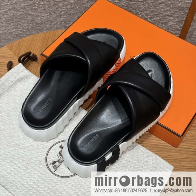 wsxc1718903280251_0-800x8001po2jf50n5i79695_20250630195651.jpg Hermès 086/Infra/Sports slippers, lambskin/black/89/Blanck