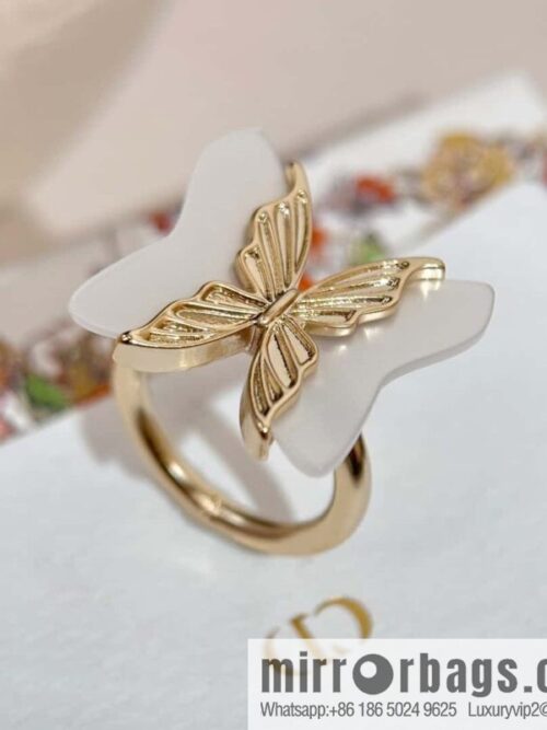 wsxc1719576392396_0-800x800ovnqdzhx1as63009_20250630095601.jpg New ☑️ DIOR butterfly pearl ring
