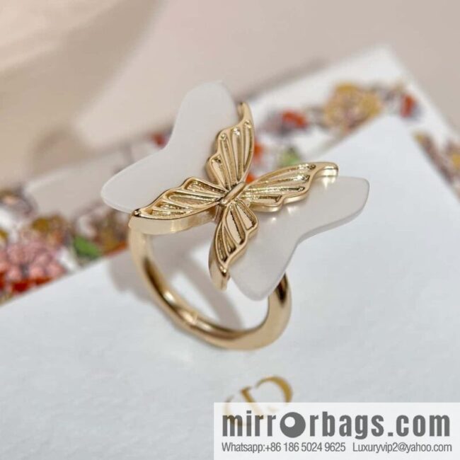 New ☑️ DIOR butterfly pearl ring