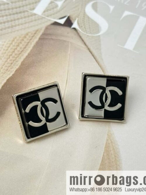 wsxc1720012382261_6-800x800jg1351yv5td62926_20250630095310.jpg ❗️New ❗️ Chanel stud earrings ☀️ new ☑️ Chanel c1 double c square acrylic stud earrings ☀️
