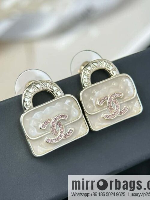 wsxc1720280133812_0-800x800znyx2iqzsyn62838_20250630095021.jpg ❗️New ❗️☀️ new ☑️ chanel c1 double c diamond bag 👜 earrings ☀️