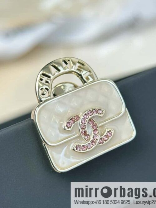 wsxc1720280138685_4-800x800lguuspqyds462828_20250630095003.jpg ❗️New ❗️ Chanel brooch ☀️ new ☑️ Chanel c1 double c diamond bag 👜 brooch ☀️