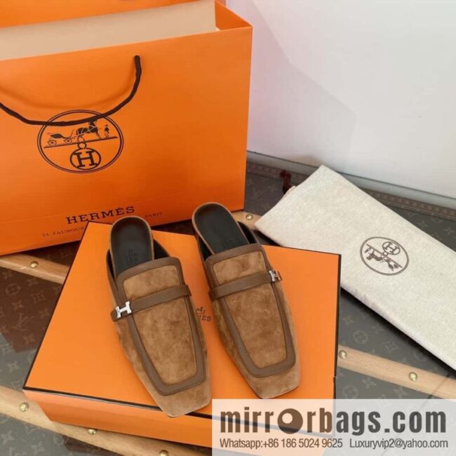 Purchasing grade 🐎 𝐇𝐄𝐑*𝐄𝐒|| Love Horse Replica Luxury Handbag Square Head Small Button Muller Half Slippers