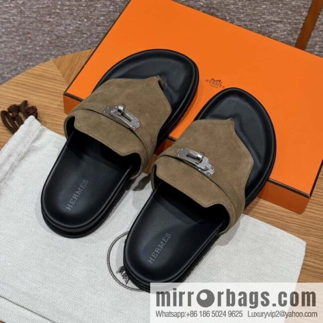 wsxc1721140018648_0-800x800qyu3qq4d1vd16901_20250625193127.jpg HERMES 258 Empire Pinch Trap, Grayish green/Grayish green suede/Chamois leather