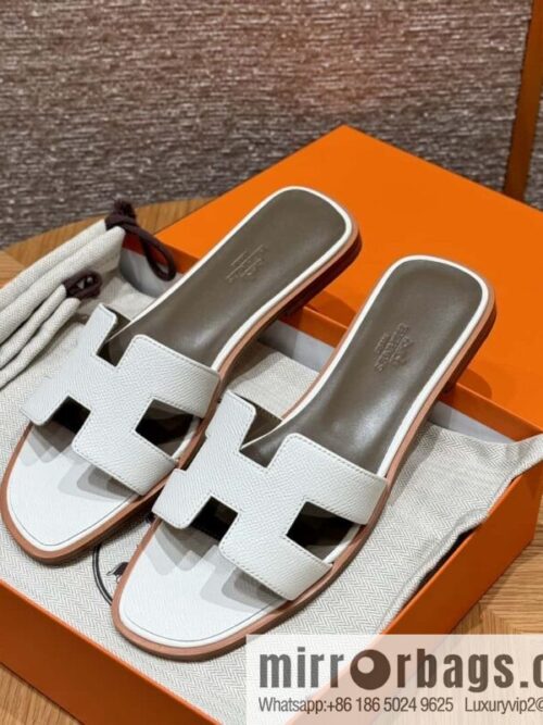 wsxc1721755447863_0-800x800wugnrloiyuu15939_20250625190542.jpg HERMES 181 Oran Slippers 01/Blanc/Pure White Epsom/Palmprint
