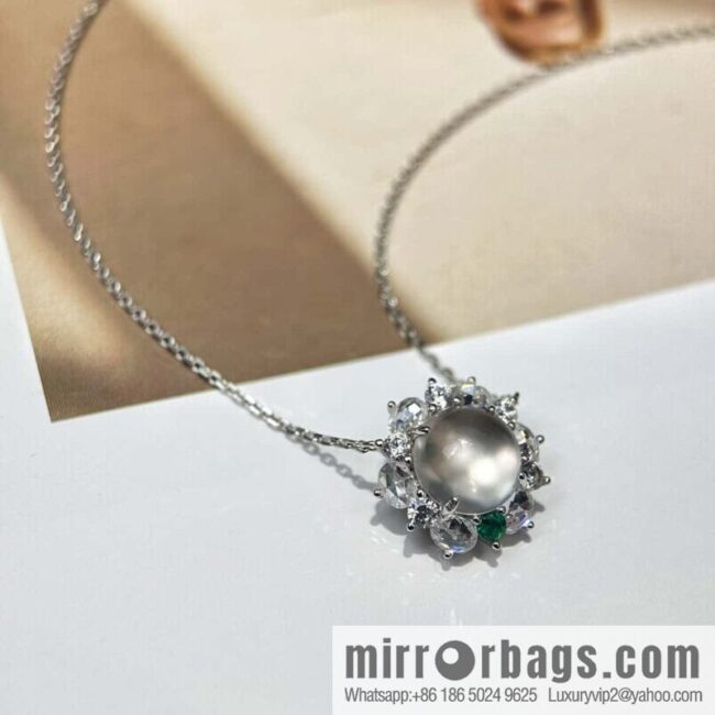 ❗️New ❗️ ☀️ color treasure three red diamond foam jade necklace ☀️