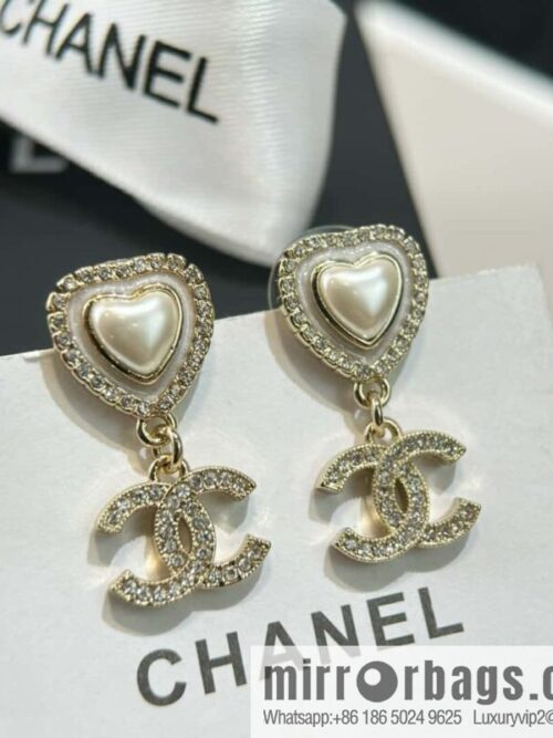wsxc1725628627028_0-800x80054zigntzn4l62385_20250630093636.jpg New ☑️ CHANEL double C peach heart love pearl earrings stud earrings c2