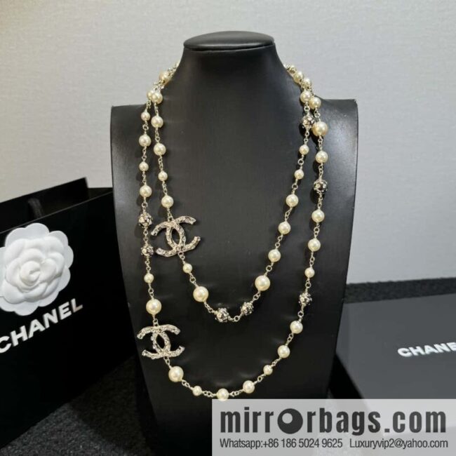 ❗️New ❗️ Chanel sweater chain necklace ☀️ new ☑️ Chanel double c pearl sweater chain necklace ☀️